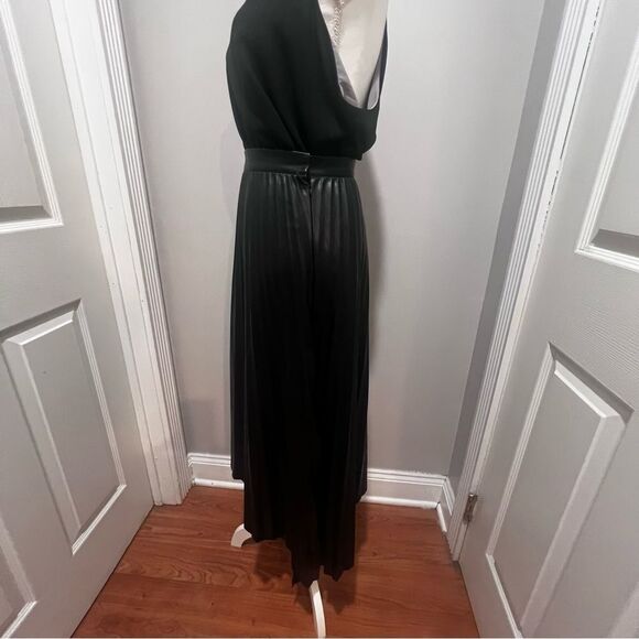 Bishop + Young Presley Vegan pleated Leather Skirt women's size small in black - Picture 13 of 15